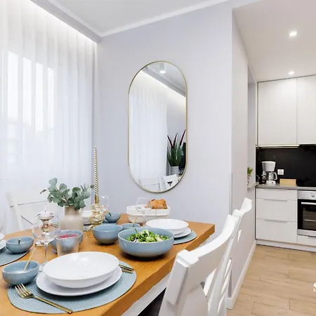 Lighthouse -sloneczne Tarasy Dziwnowek-sannel For Rent شقة دجيفنوفيك